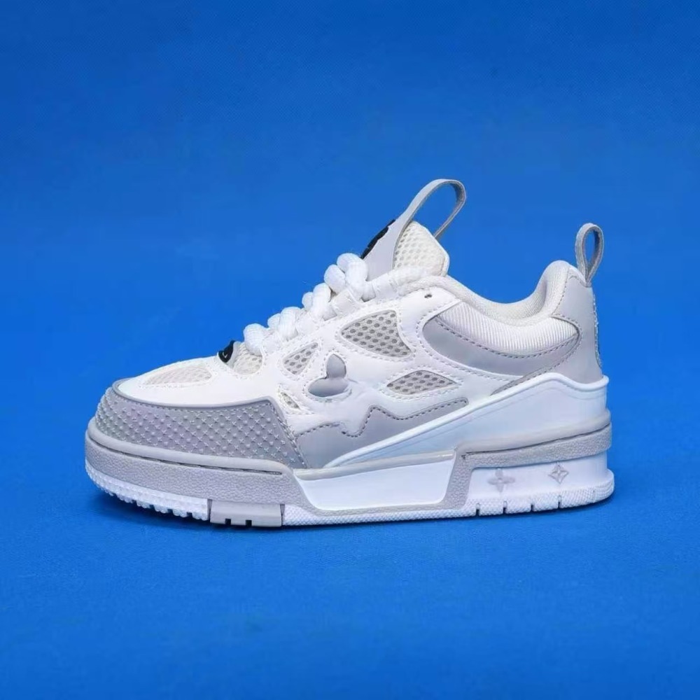 kids skate trainer With shoe box
