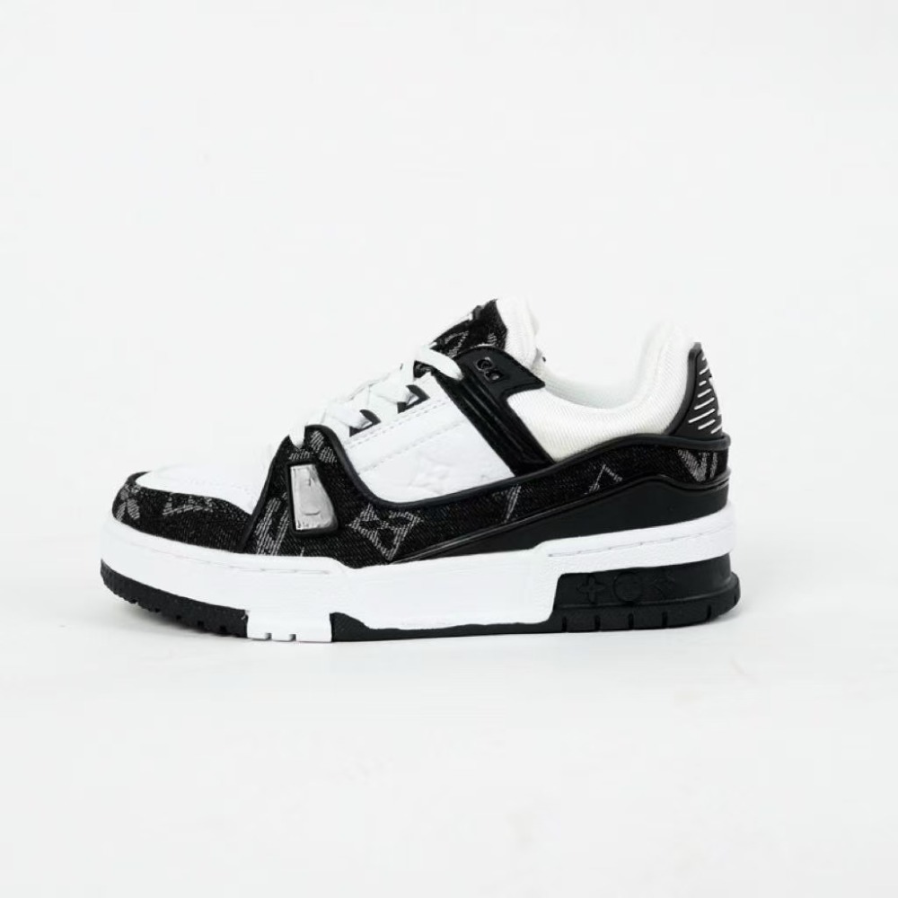 kids skate trainer With shoe box