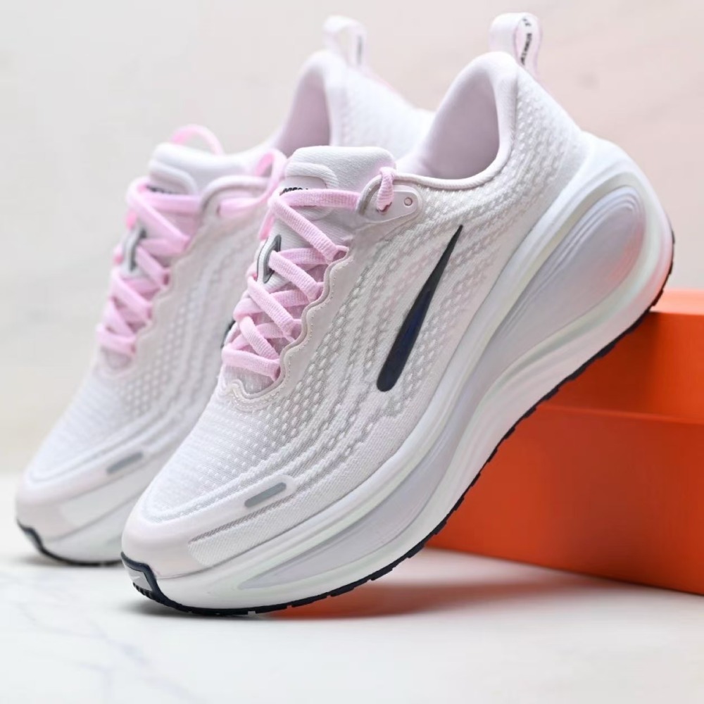 vom plus  With shoe box