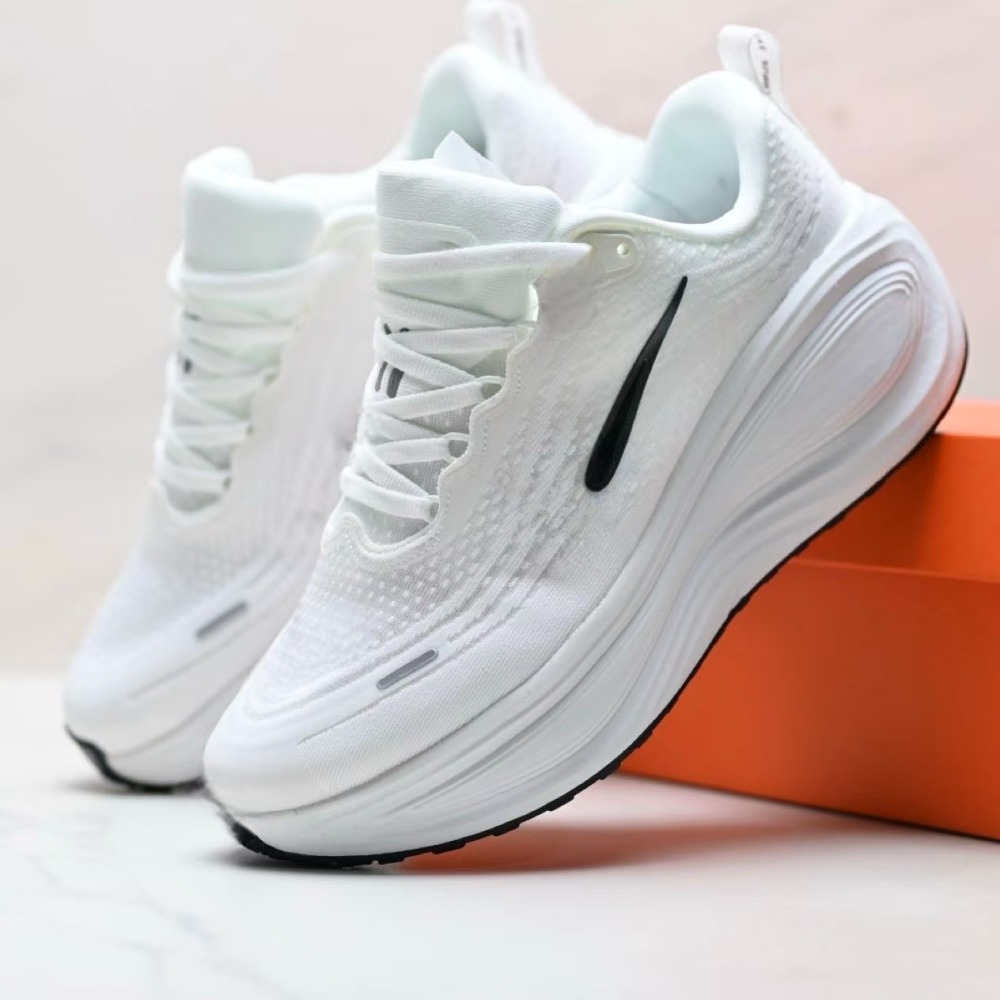 vom plus  With shoe box