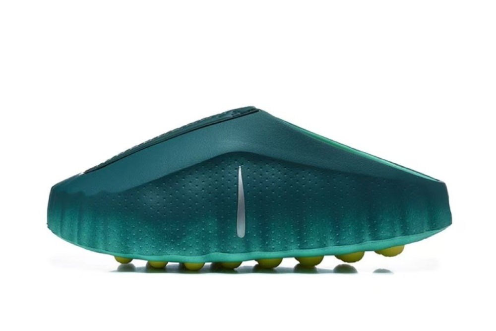 md 001 With shoe box