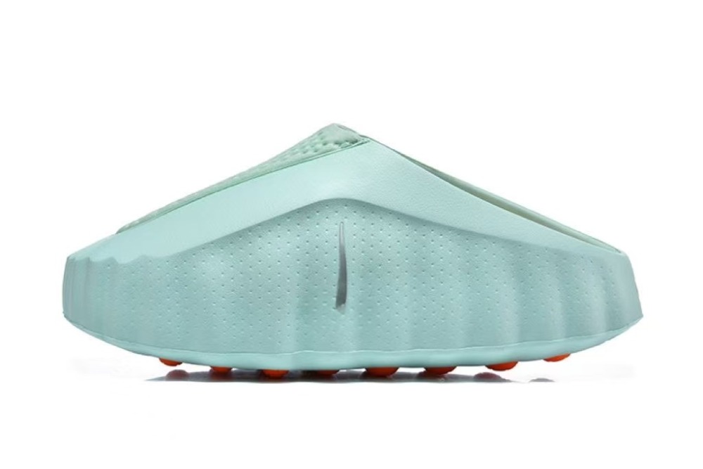 md 001 With shoe box