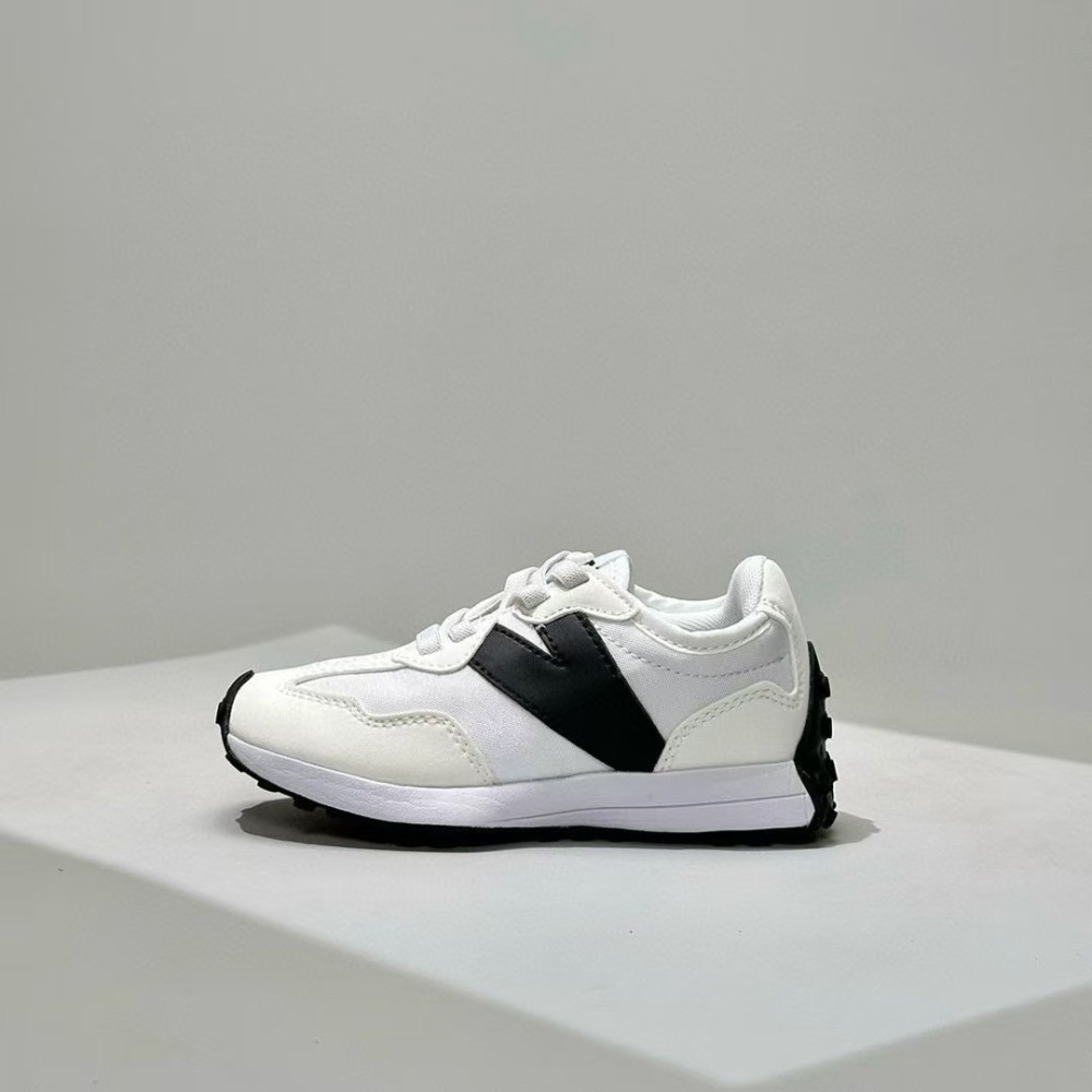 kids 327 With shoe box