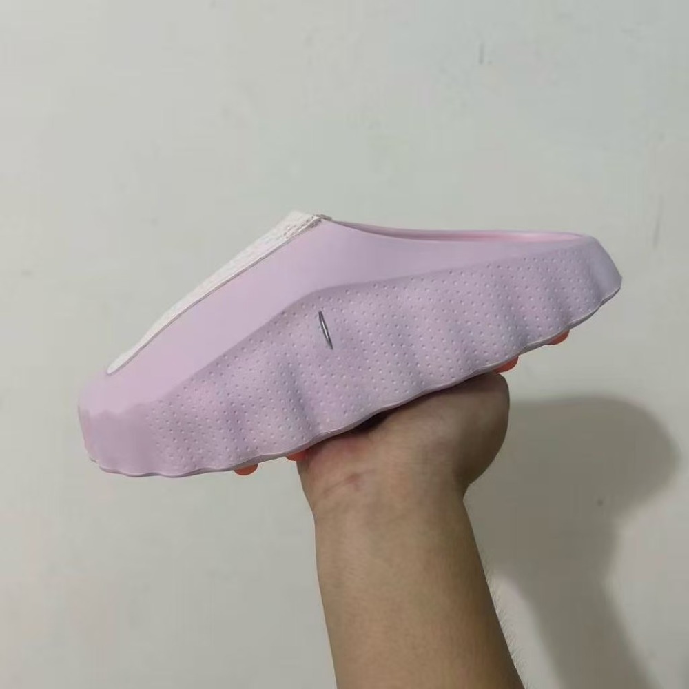 md 001 With shoe box