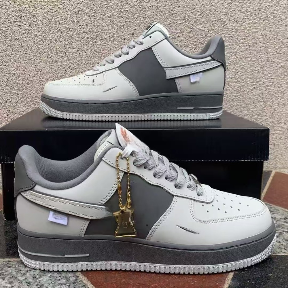af1 07  With shoe box