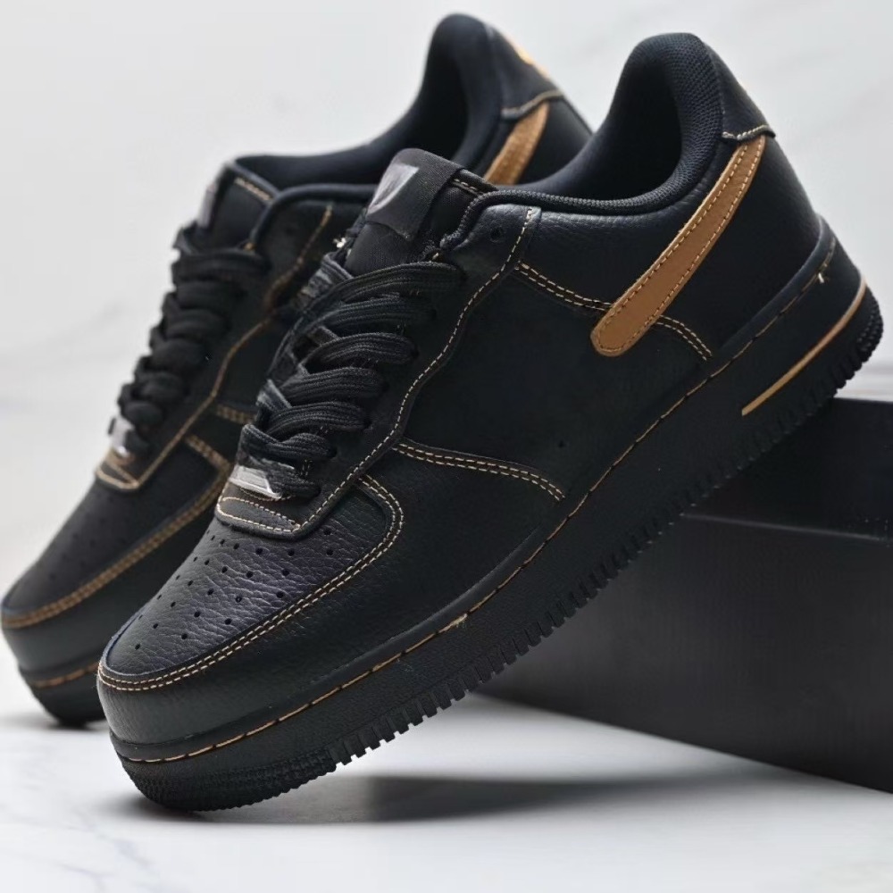 af1 07  With shoe box