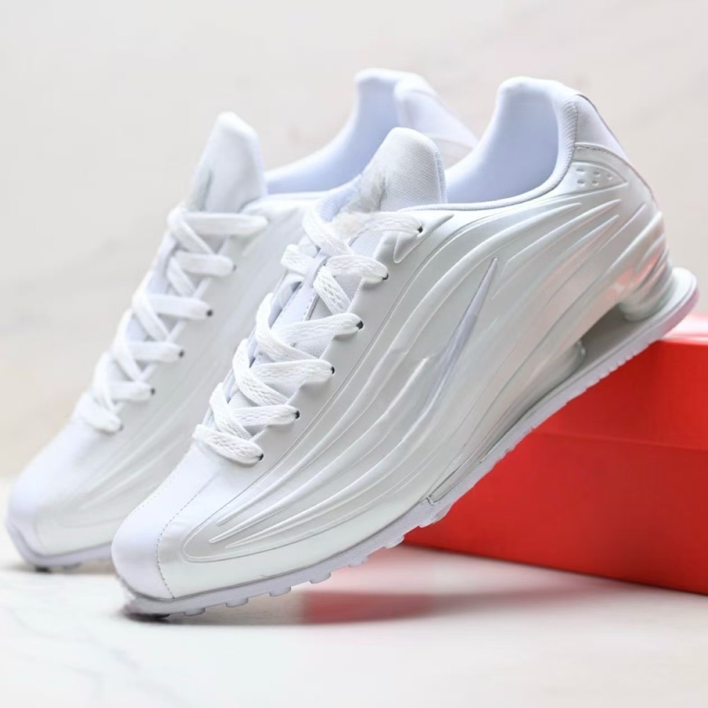 sho Z With shoe box