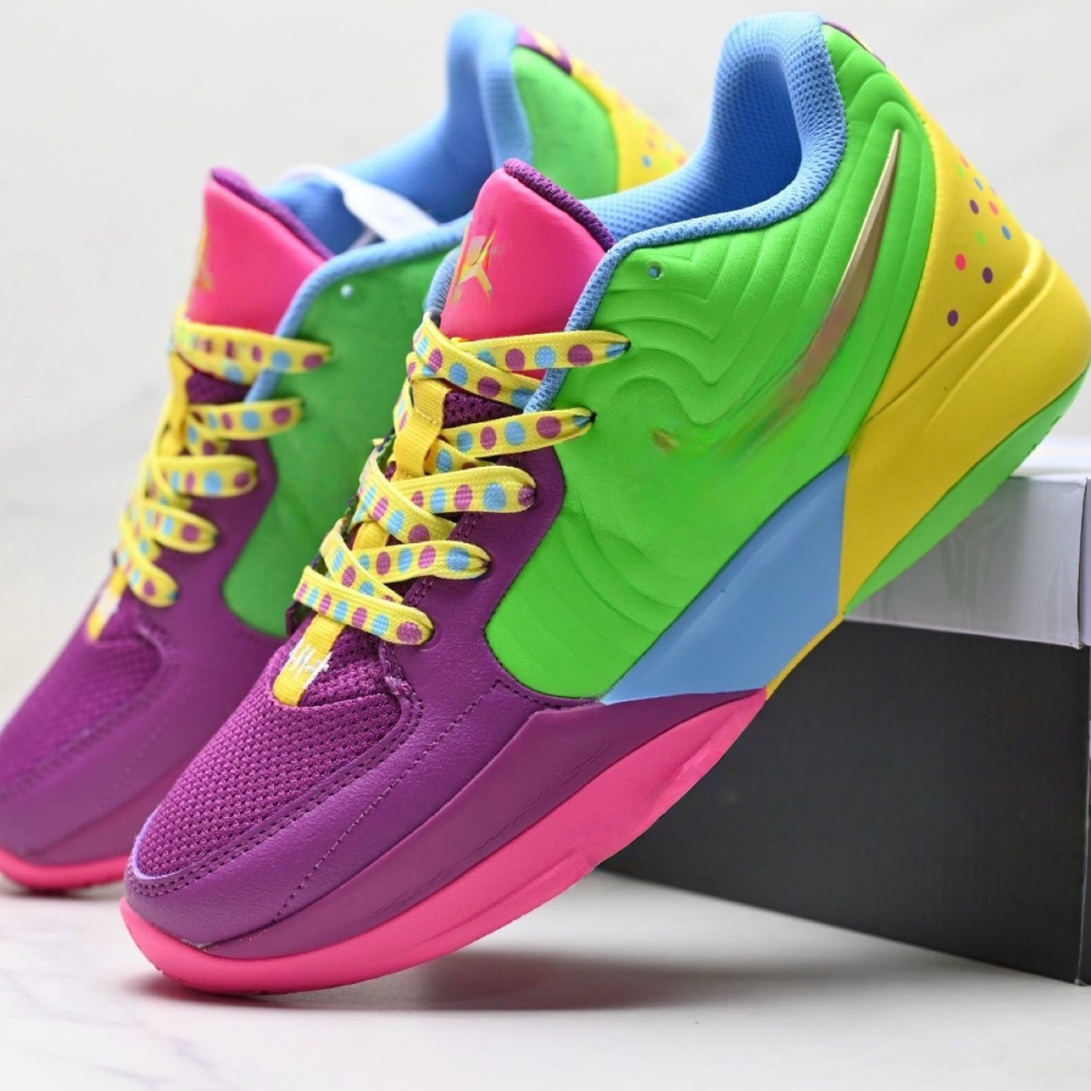 ja2 With shoe box