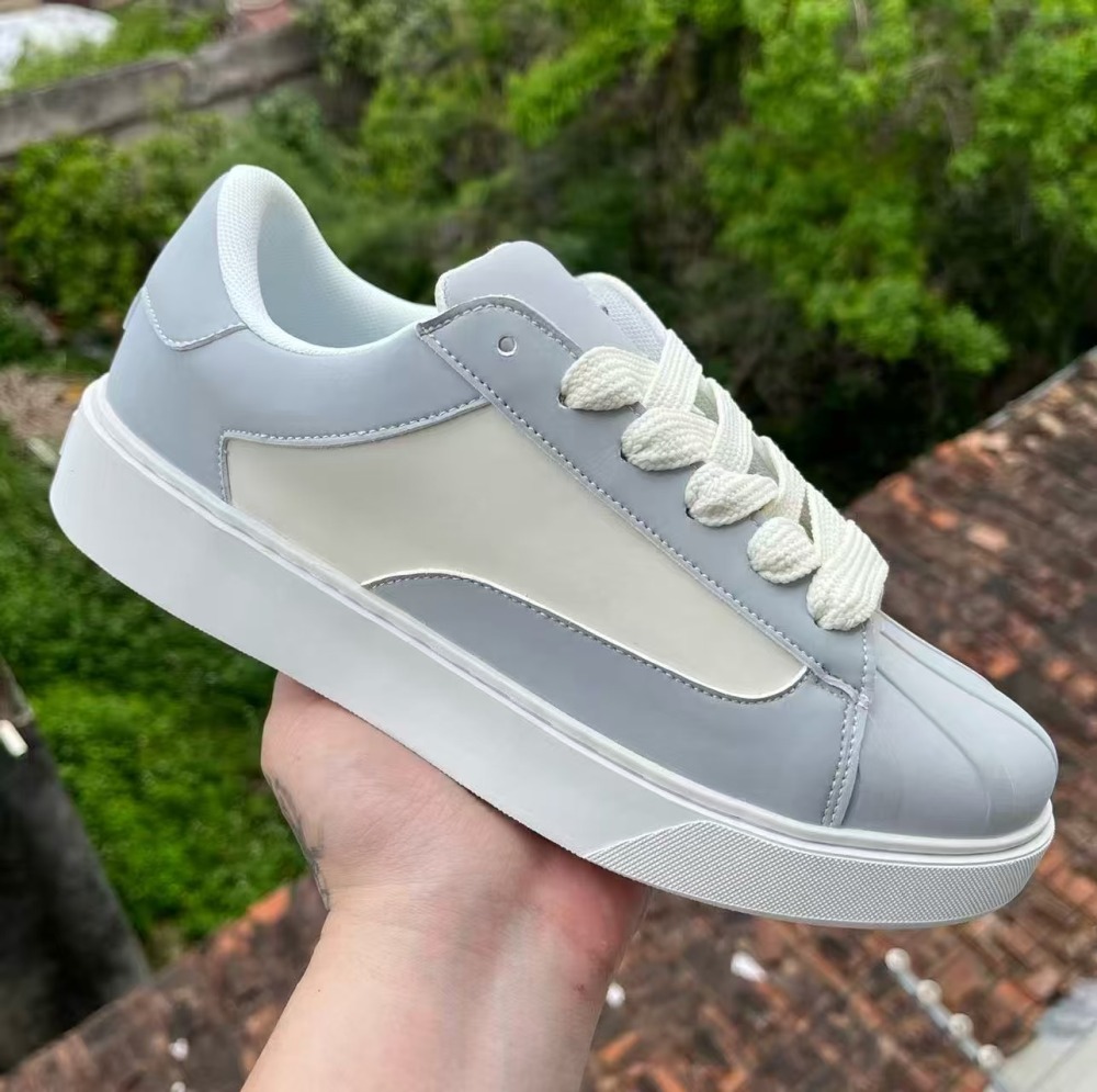 num2 With shoe box