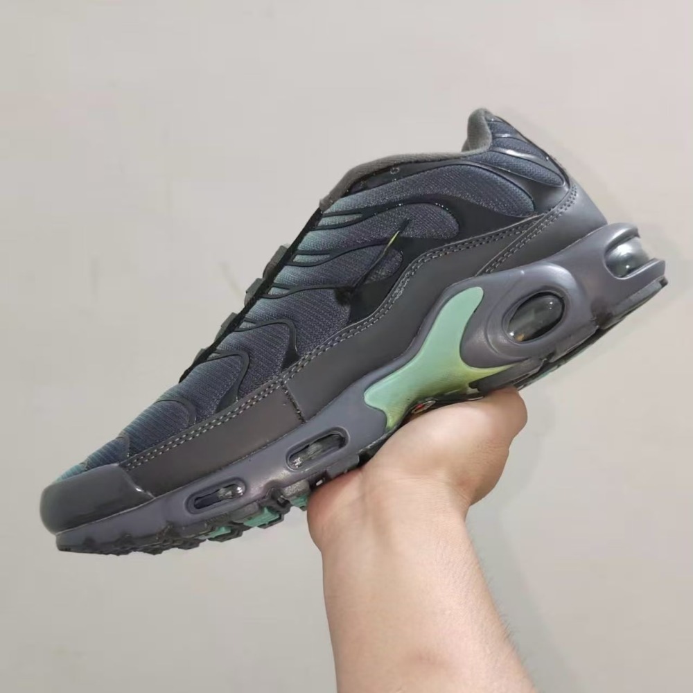 Air T With shoe box