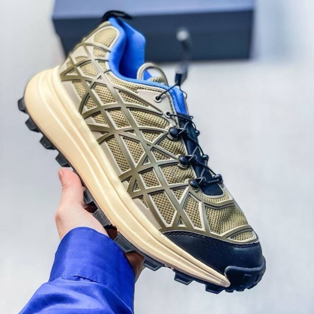 b31 With shoe box