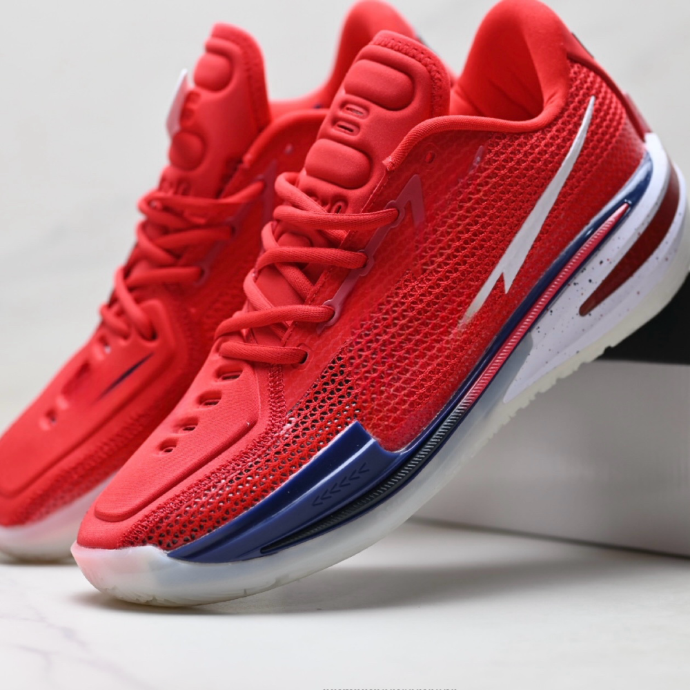 G T  With shoe box