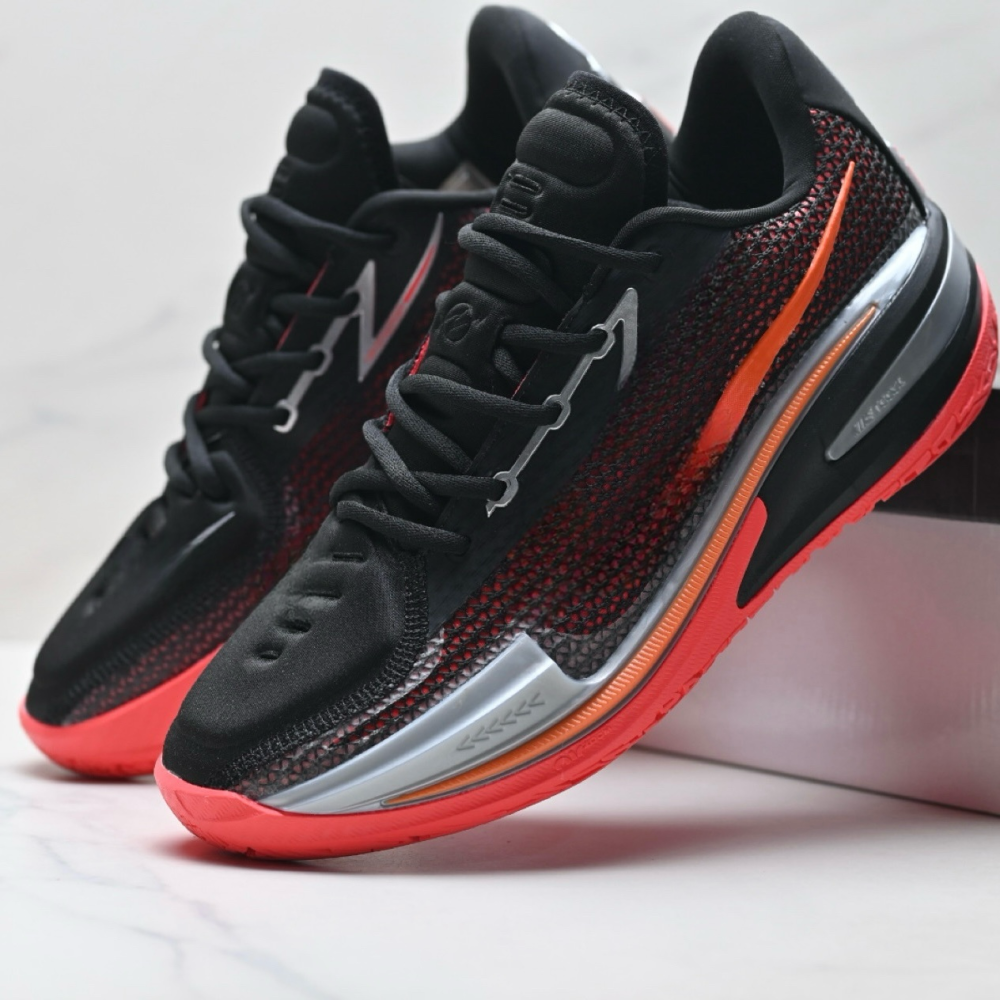 G T  With shoe box