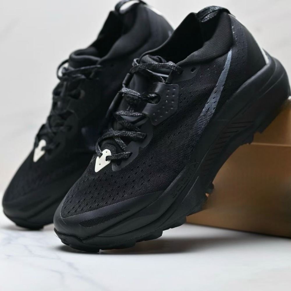 acg ze With shoe box