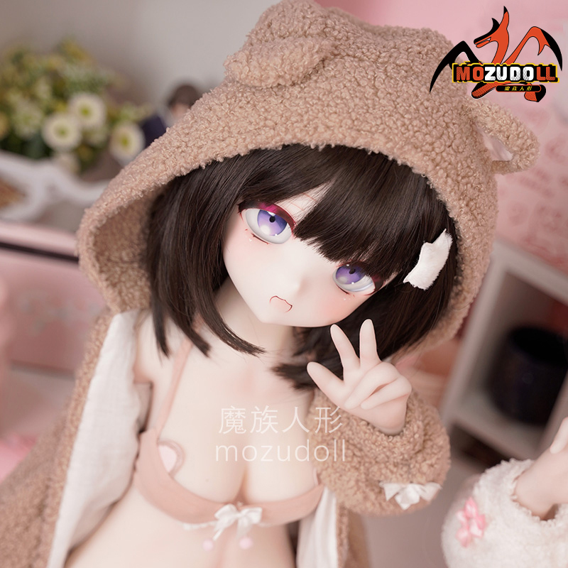 [The Winter bear outfit of the 85cm doll Maiya]  It is universal for 85cm dolls