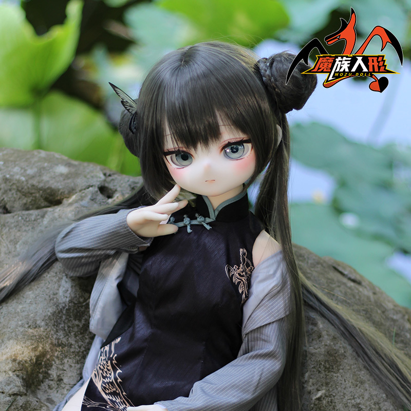 Accessories that can be added to the 85 cm doll