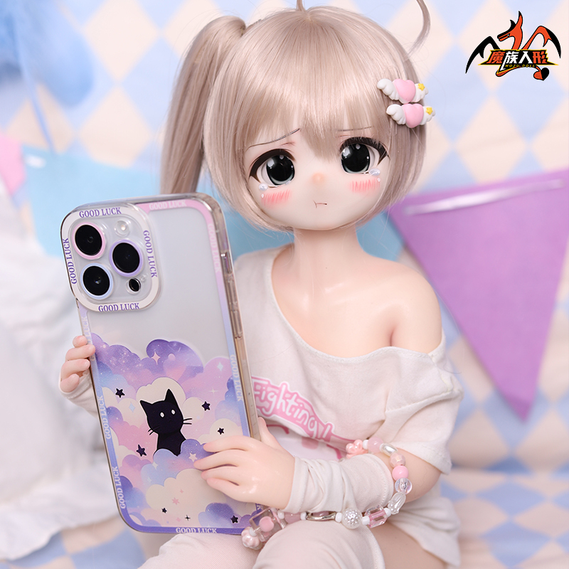 Accessories that can be added to the 65 cm doll