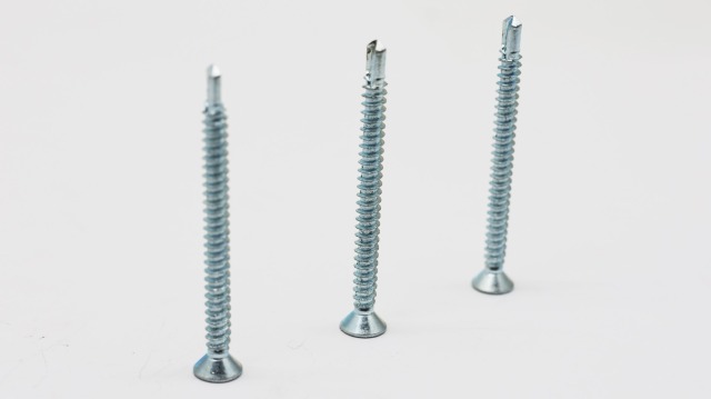 برغي ذاتي الحفر برأس CSK