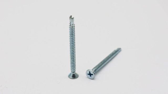 برغي ذاتي الحفر برأس CSK