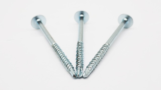 برغي الحفر الذاتي برأس مسطح من نوع Plum Blossom