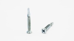 برغي ذاتي الحفر برأس CSK غير قابل للانزلاق مع جناح