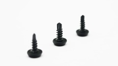 رأس مزرعة بان برغي ذاتي الحفر أسود فوسفاتي