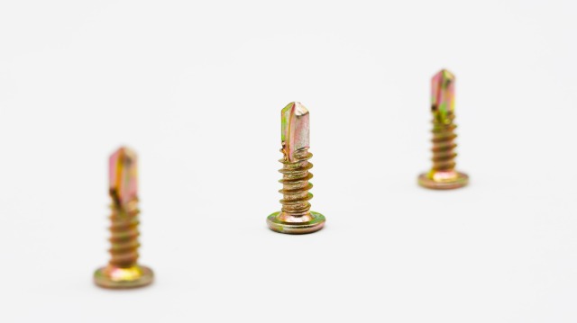 برغي ذاتي الحفر برأس مسطح