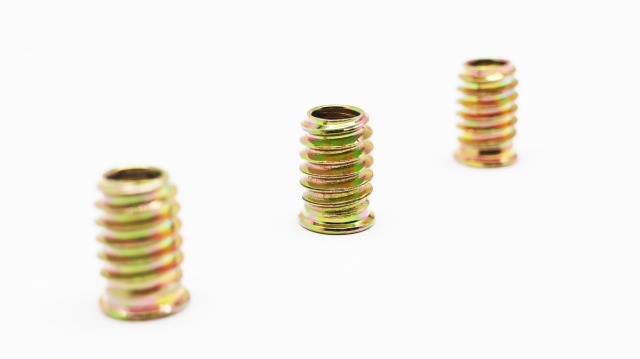 Internal and external threaded nut 1