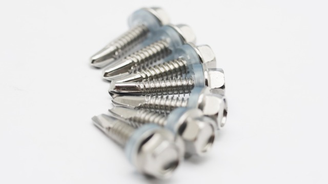 Stainless steel hex head self drilling screw