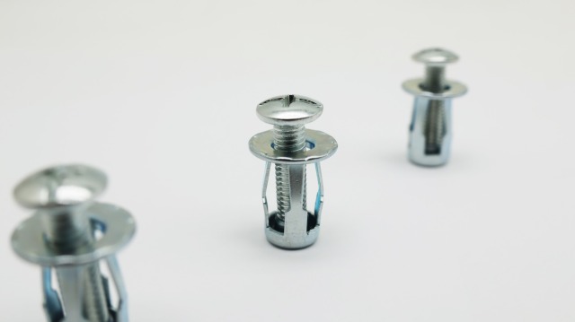 برغي توسيع صمولة البتلة