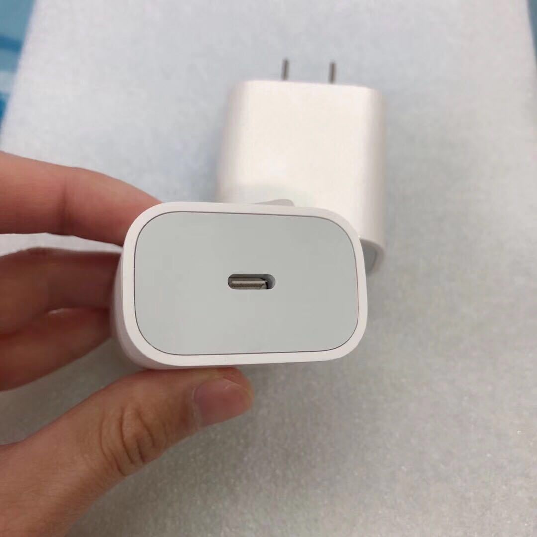 18W USB-C Fast Charging Wall Adapter iPhone iPad Pro 3rd Used