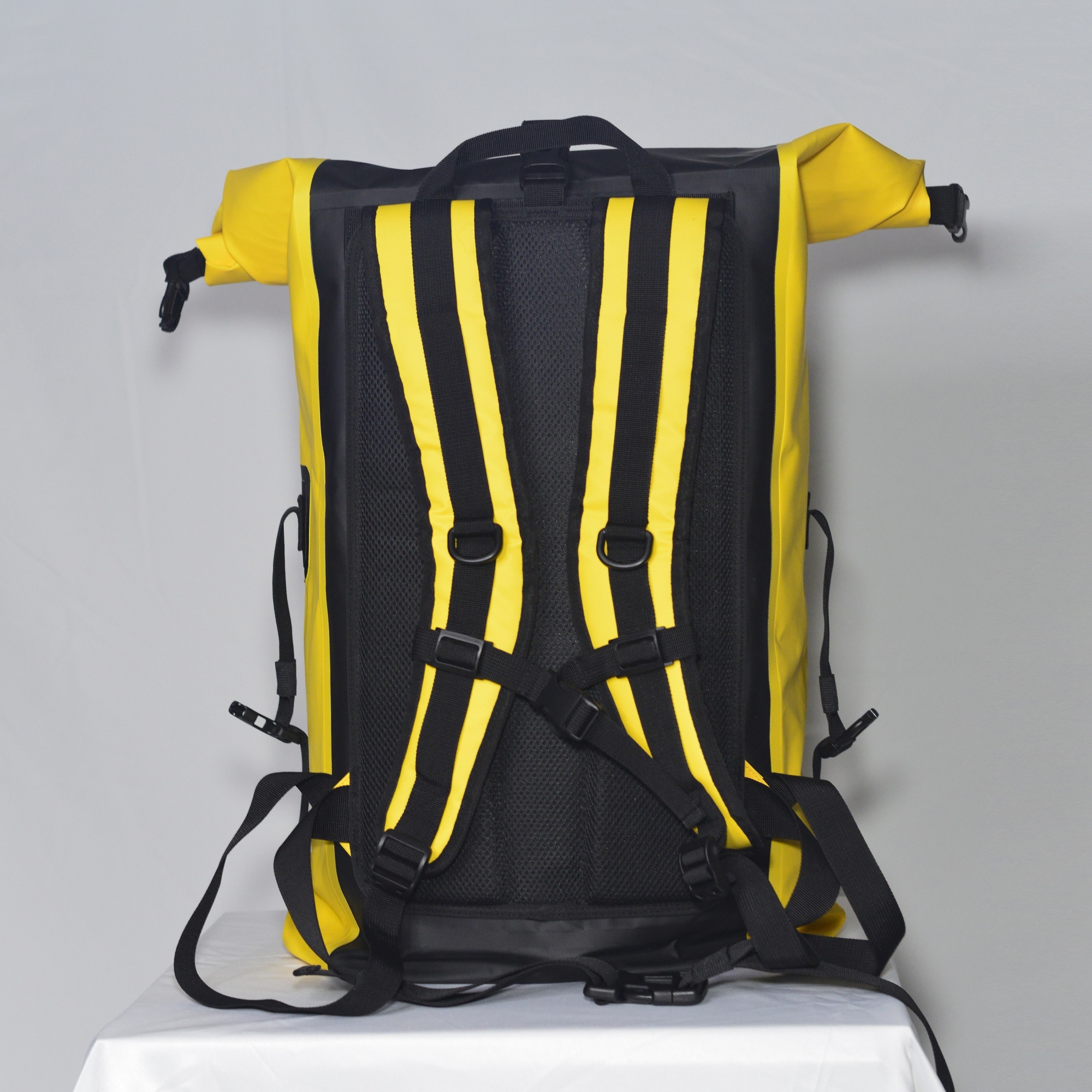 IT'S THERE Sports bags