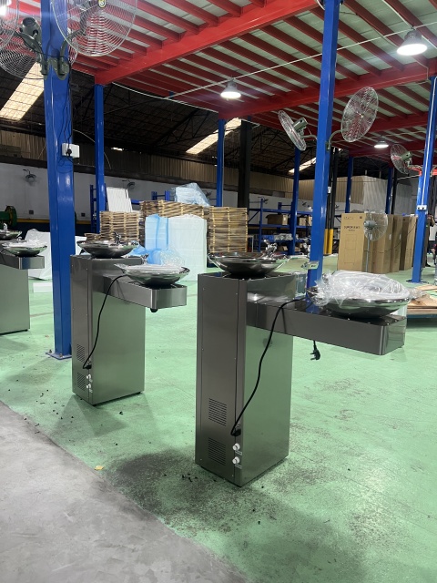 TD-2-2 Series Public Floor-Standing Drinking Water Fountain / Outdoor Stainless Steel Water Dispenser