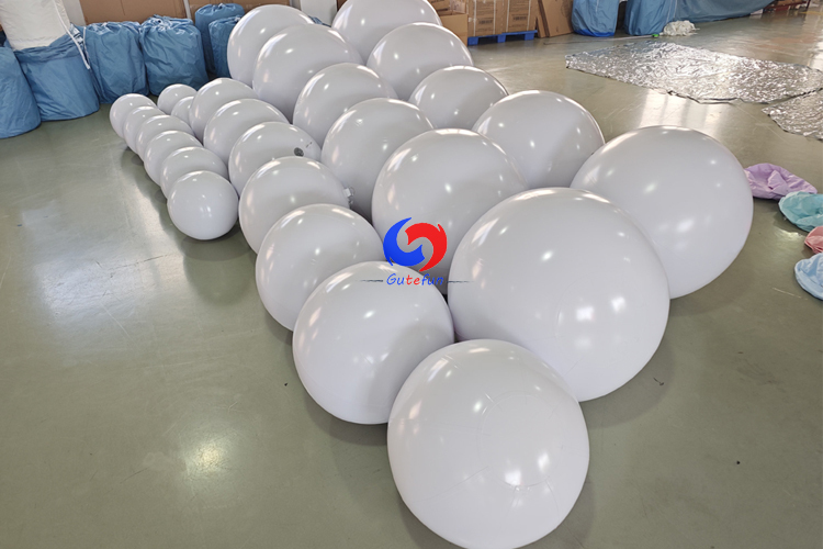 Snow white pvc inflatable balls