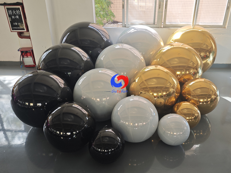 5pcs black +5pcs gold +5pcs white shiny balls