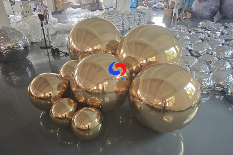 8pcs light gold shiny balls