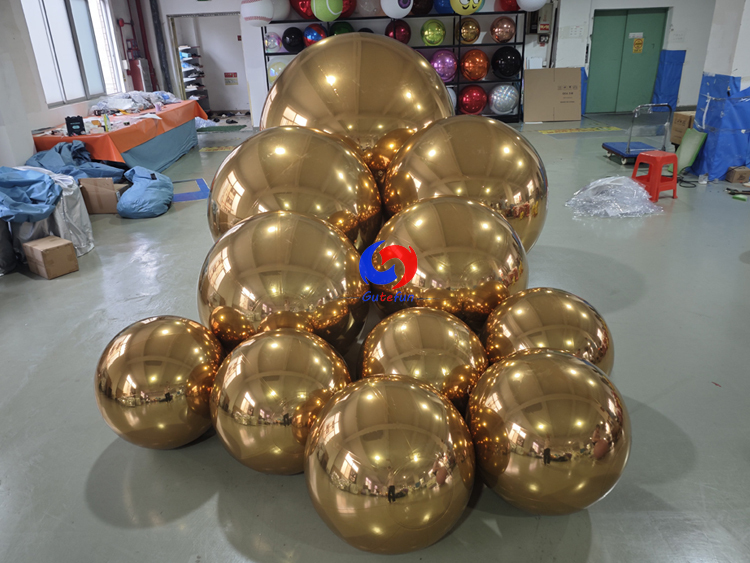 11pcs gold shiny balls