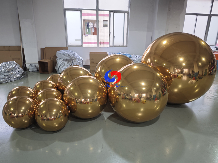 11pcs gold shiny balls