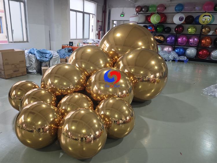11pcs gold shiny balls