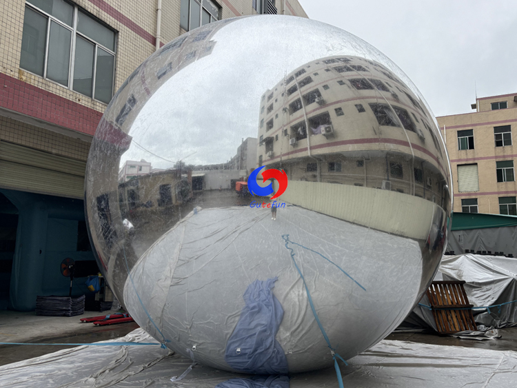 Custom 5M Inflatable Mirror Ball, Seamless Chrome Inflatable Mirror Sphere for Brand Events, Festivals & Commercial Displays