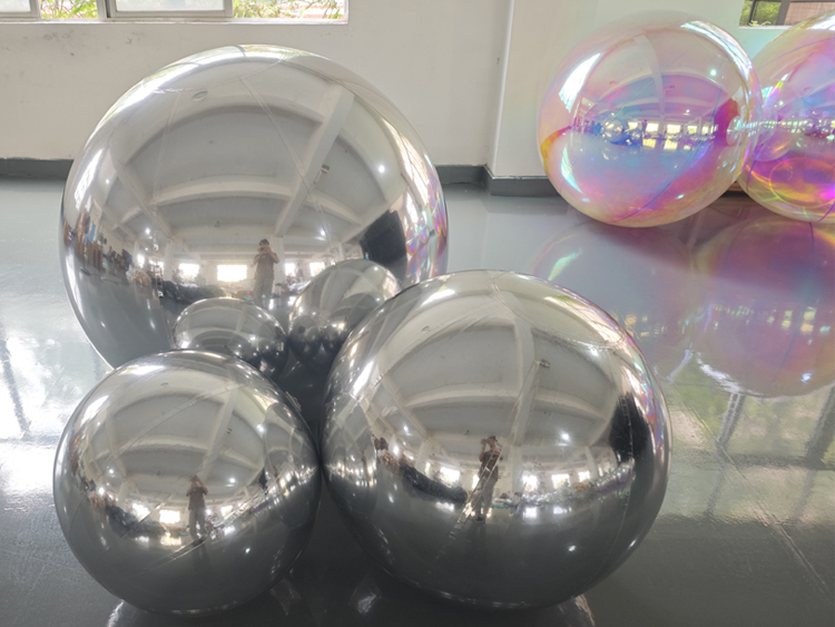High-reflective multi-size inflatable mirror ball set