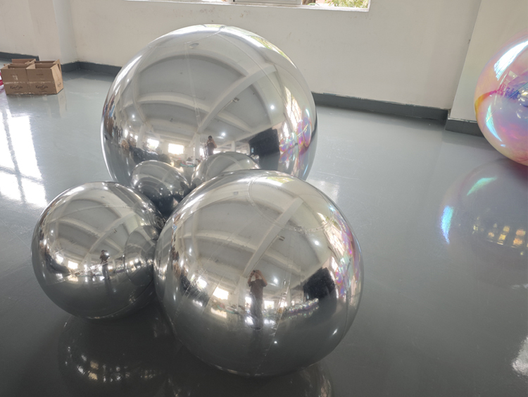 High-reflective multi-size inflatable mirror ball set