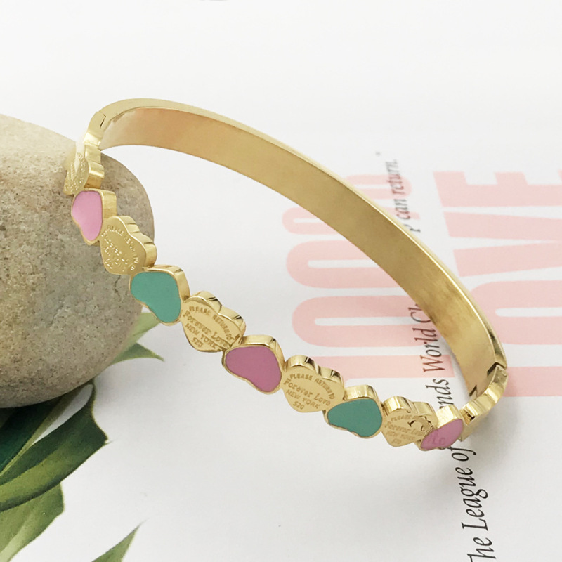 5mm Width Three-color heart-shaped bracelet with 18K gold-plated titanium steel, college-style women's wristband, stainless steel accessory