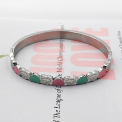 5mm Width Three-color heart-shaped bracelet with 18K gold-plated titanium steel, college-style women's wristband, stainless steel accessory