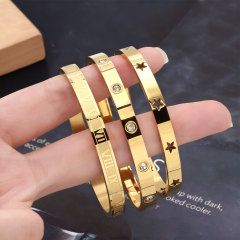 3pcs  Luxury Stainless Steel 18K Gold Plated Bracelet Waterproof Design Roman Numeral Inlaid Zirconia Bangle Gift