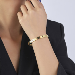 3pcs  Luxury Stainless Steel 18K Gold Plated Bracelet Waterproof Design Roman Numeral Inlaid Zirconia Bangle Gift