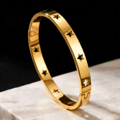 American Style Hot Sale Hollowed Five-pointed Stars Bracelet Stainless Steel Clasp Bracelet Fashion for Women
