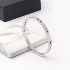 American Style Hot Sale Hollowed Five-pointed Stars Bracelet Stainless Steel Clasp Bracelet Fashion for Women