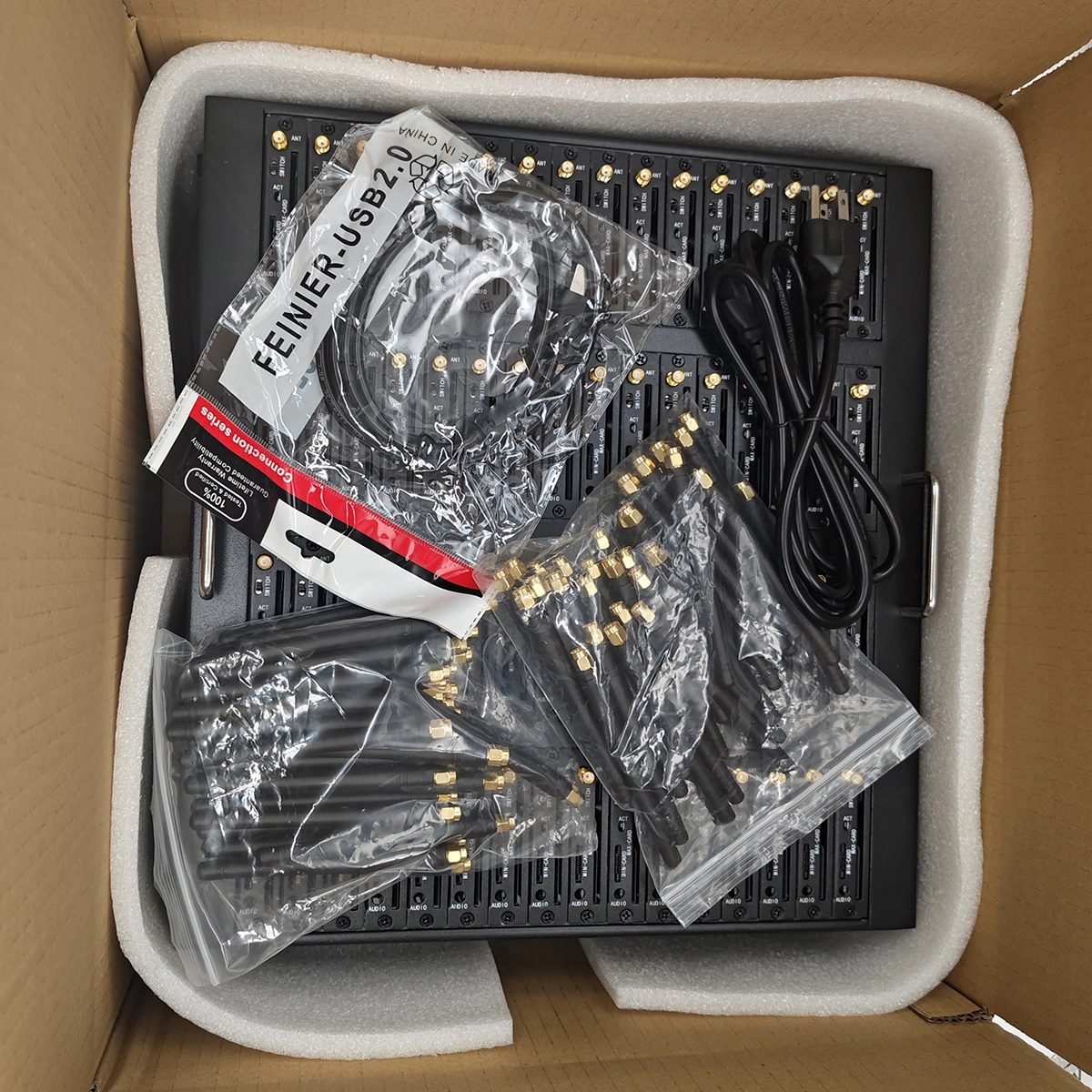 YX 4G 64 Port SMS Modem Product packaging diagram