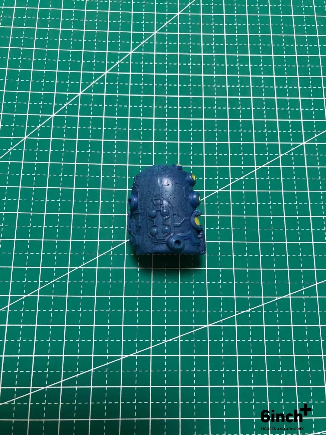 Mezco One:12 Baron Bends head